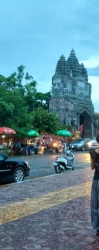 Battambang anocheciendo